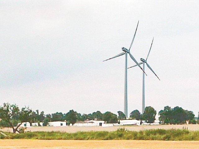 Gmina Lubrza chce umożliwić budowę elektrowni wiatrowych. (fot. sxc)