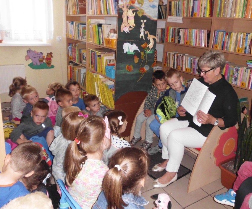 Przedszkolaki w Gminnej Bibliotece Publicznej w Pawłowie...