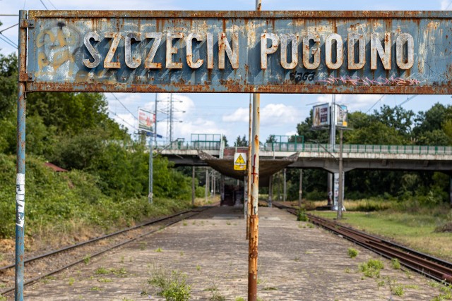 Kłopoty z przebudową przystanku sięgają listopada 2019 roku. Wykonawca prac na części kolejowej SKM ogłosił, że zabytkowa wiata na przystanku Szczecin Pogodno stoi na przeszkodzie modernizacji prac na linii kolejowej nr 406
