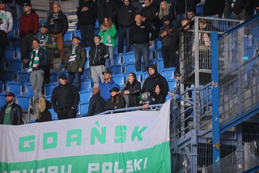 7516 - tylu fanów Lecha Poznań pojawiło się na meczu 36....