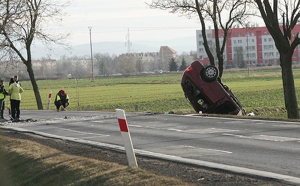 Śmiertelny wypadek na wyjeździe z Jawora. Czołowe zderzenie....