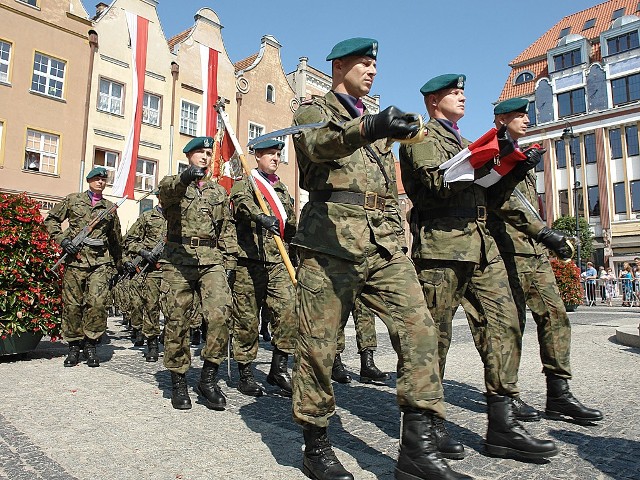 Święto Wojska Polskiego w Grudziądzu. Uroczystości patriotyczne odbyły się na Rynku.