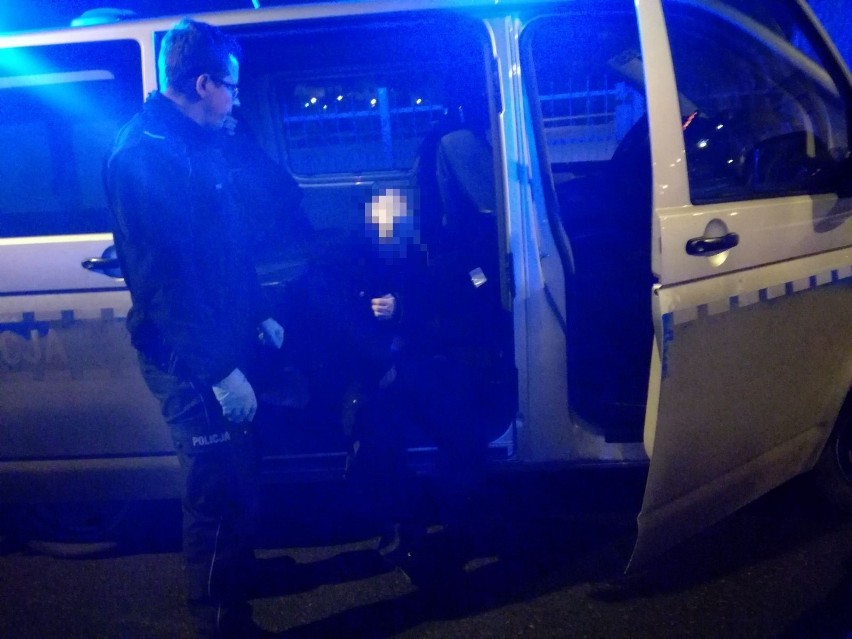 Nocna awantura w Kamionkach! Szarpali policjantów, rzucali butelkami w radiowóz. Jest wyrok