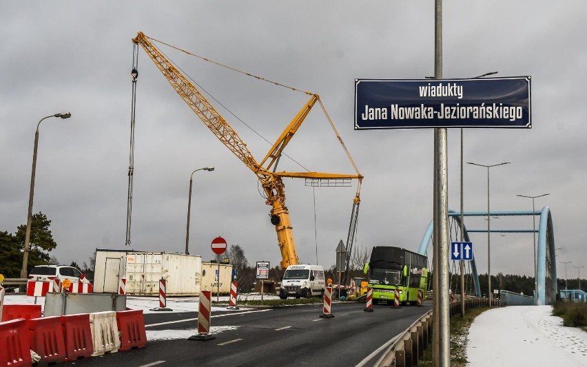 Zakończyła się rozbiórka wiaduktu w ciągu al. Armii Krajowej...