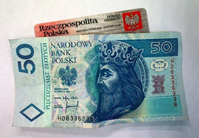Za 50 zł przekazali swoje dane, a oszust pozaciągał pożyczki