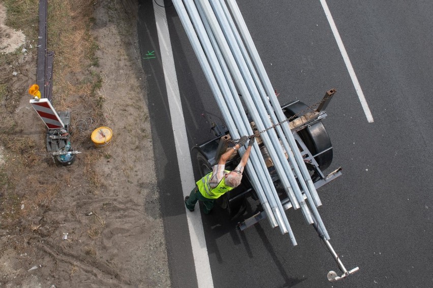 Trwa rozbudowa autostrady A2. Drogowcy budują trzeci pas na...