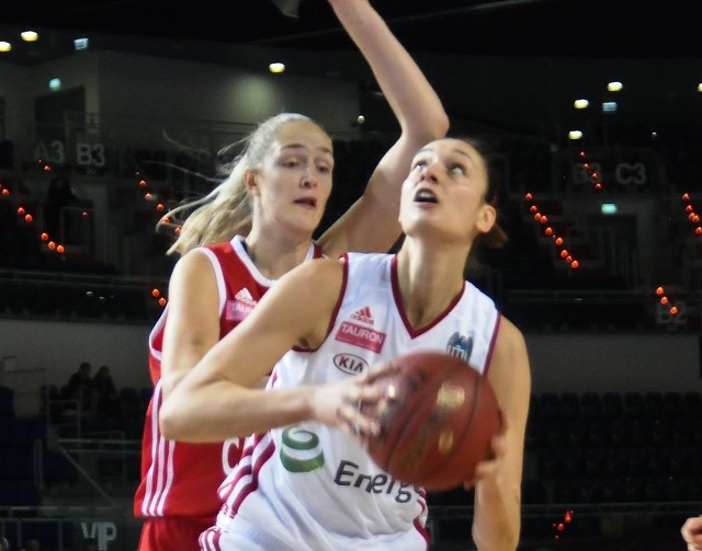 Jedyną środkową w składzie toruńskiej drużyny pozostała Tijana Ajduković.