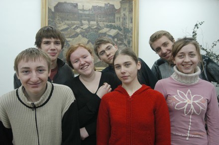O swojej małej ojczyźnie powiedzieli nam gimnazjaliści (od lewej): Piotr Andrys, Jakub Brychcy, Magda Stróżyk, Jakub Piasecki, Asia Wozińska, Seweryn Weimann i Aneta Bilska.