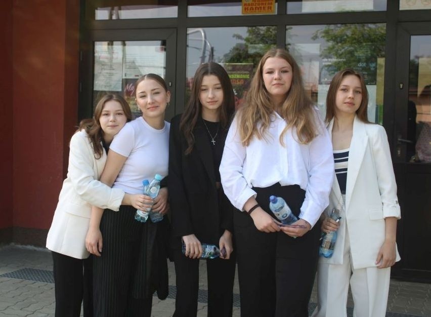 Uczniowie szkoły podstawowej w Białobrzegach w środę 24 maja...