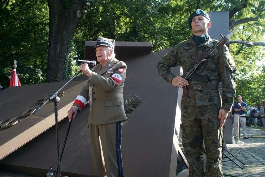 Głównym miejscem obchodów w Poznaniu był Pomnik Polskiego...