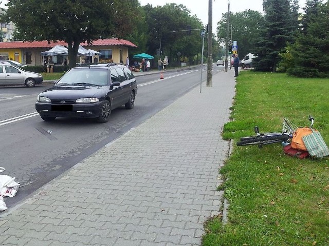 Wypadek w Brodnicy. 83-letni rowerzysta wymusił pierwszeństwo