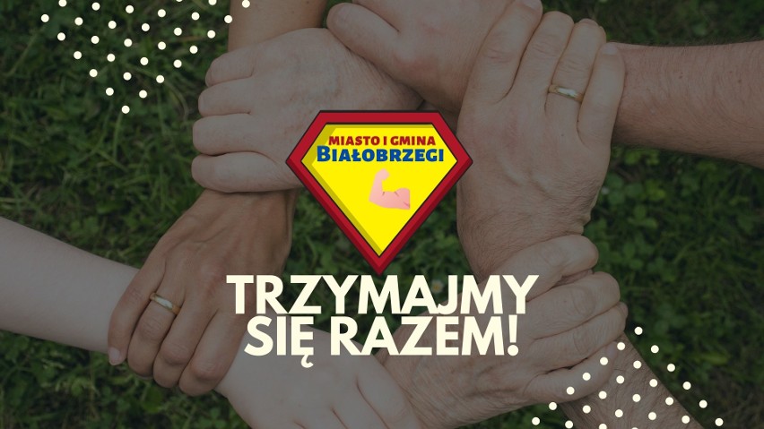 Maseczki uszyte przez członków grupy „Trzymajmy się razem” z...