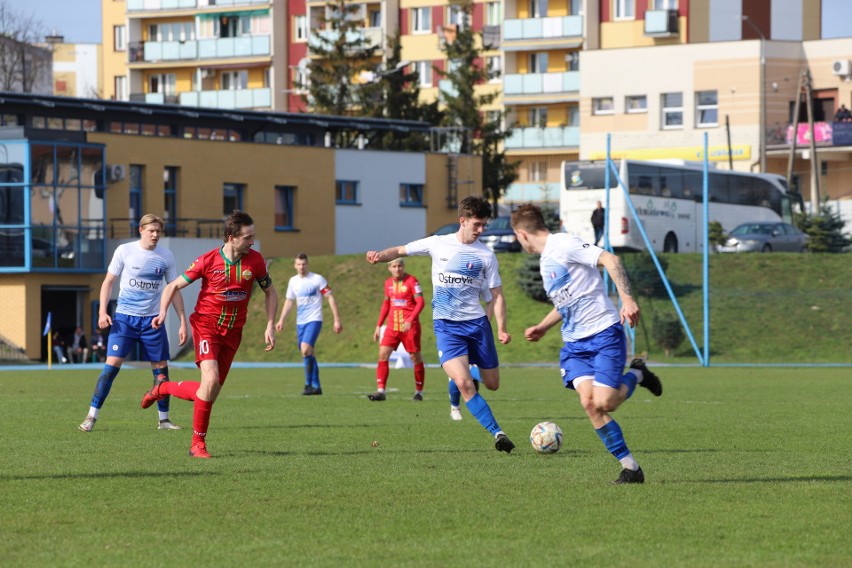 III liga piłkarska. Jagiellonia II wygrywa w Skierniewicach. Piąta porażka z rzędu Olimpii Zambrów