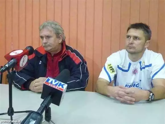 Trener Krzysztof Walczak (z lewej) został zwolniony z funcji szkoleniowca Włocłavvii. Obok Włodzimierz Korecki, trener Chemika Bydgoszcz.