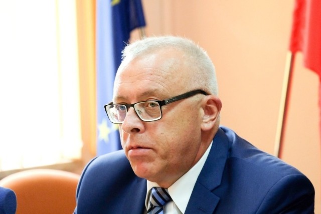 Były dyrektor białostockiego oddziału Generalnej Dyrekcji Dróg Krajowych i Autostrad Wojciech Borzuchowski zostanie nowym dyrektorem Zarządu Dróg Powiatowych w Łomży.