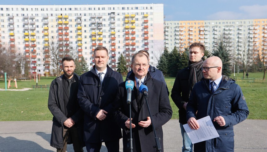 Waldemar Szumny i radni PiS proponują rewitalizację osiedli bloków z tzw. wielkiej płyty 