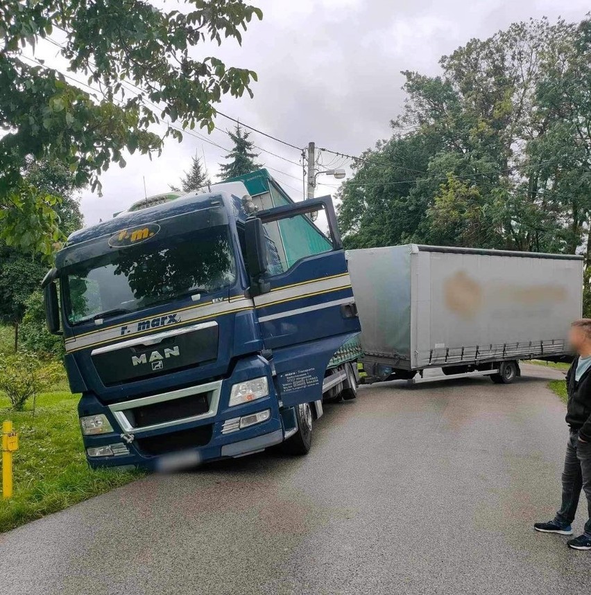 Wypadek ciężarówki w Zielonkach