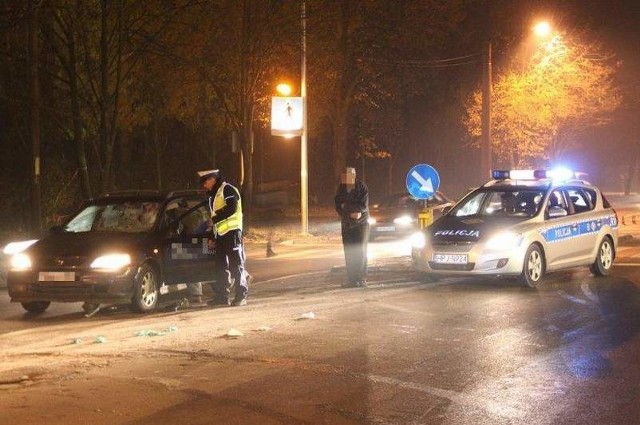 Okoliczności wypadku na Niemodlińskiej ustala policja.