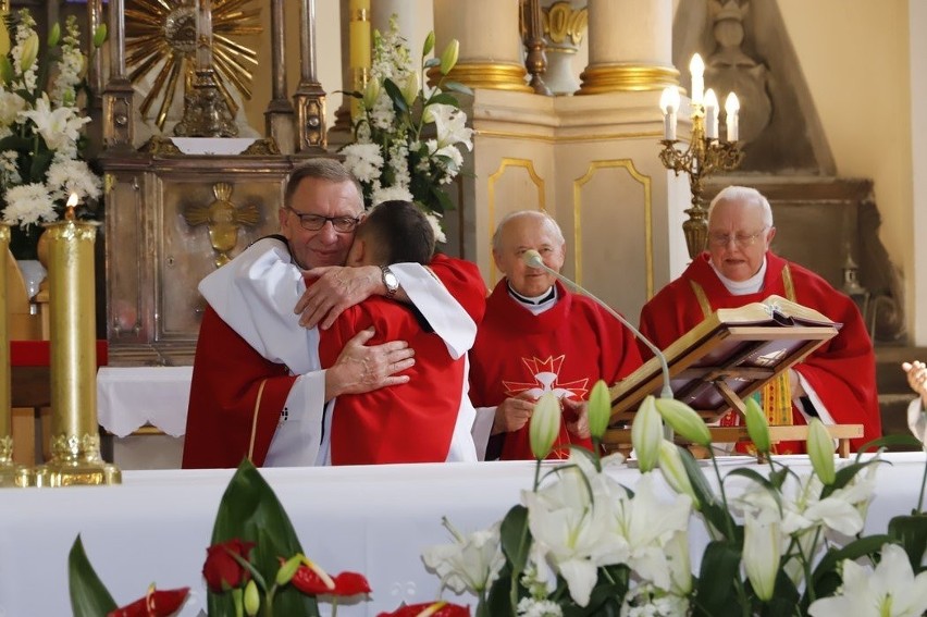 Trzy wspaniałe jubileusze księdza Andrzeja Zaparta. Wyjątkowa uroczystość w koneckim kościele. Zobacz zdjęcia