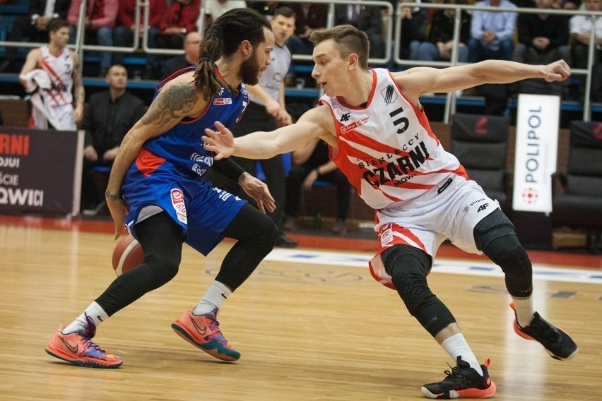 Energa Basket Liga. Koszykarze HydroTrucka Radom przegrali z Czarnymi w Słupsku (Zobacz zdjęcia) 