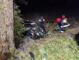 Wypadek w Klępinie Białogardzkim. Samochód uderzył w drzewo, następnie dachował ZDJĘCIA