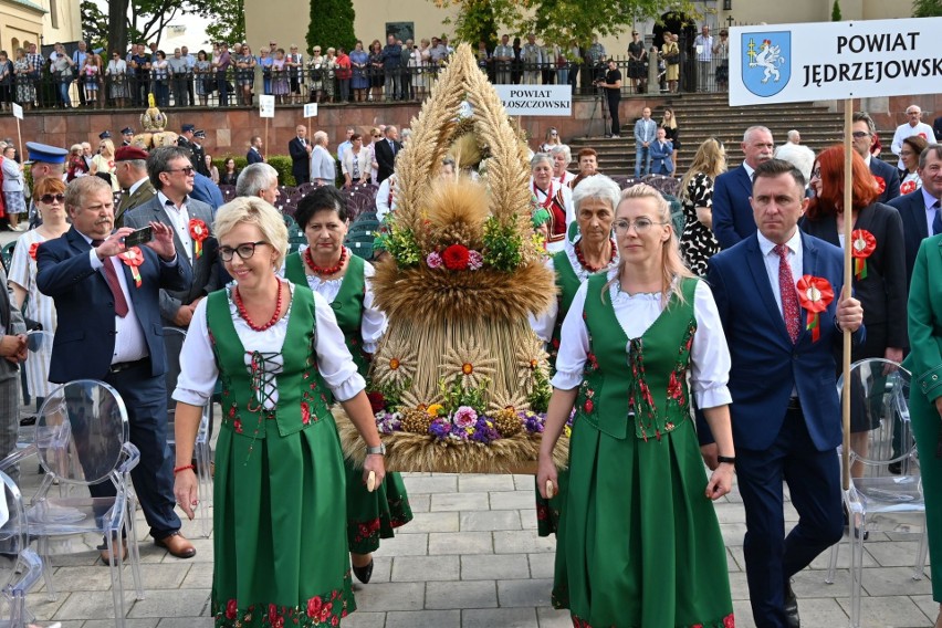 Za nami XXI Świętokrzyskie Dożynki Wojewódzkie w Kielcach. Było bardzo uroczyście [ZDJĘCIA]