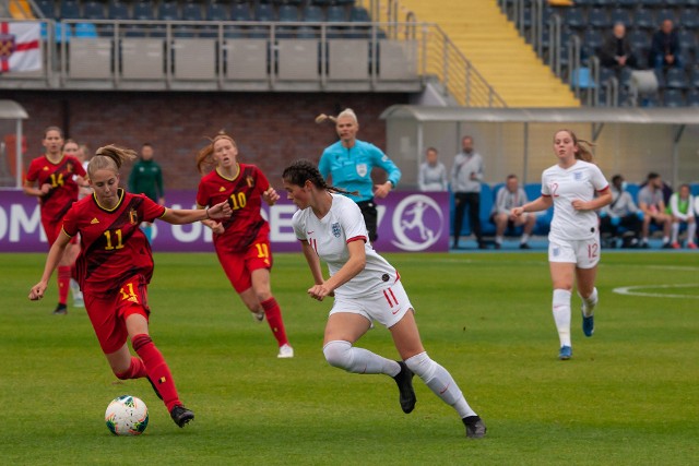 W drugim meczu piłki nożnej turnieju eliminacyjnego mistrzostw Europy kobiet do lat 17 rozgrywanego w Bydgoszczy Anglia pokonała Belgię 1:0. Aby zobaczyć zdjęcia z meczu przesuń gestem lub strzałkami w prawo>>>