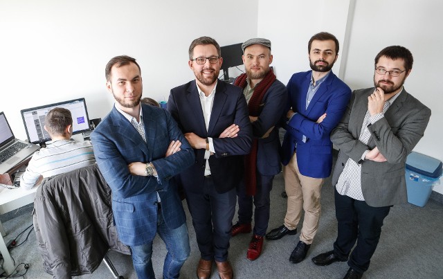 - Nasz zespół składa się z ekspertów w swoich dziedzinach, a każdy start-up, który do nas trafi skorzysta z naszego doświadczenia - mówią Łukasz, Dominik, Grzegorz, Dawid i Daniel z firmy Ideo.