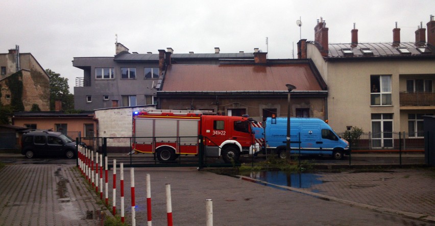 Nowy Sącz. Kanalizacja zaczęła wypluwać wodę [ZDJĘCIA]