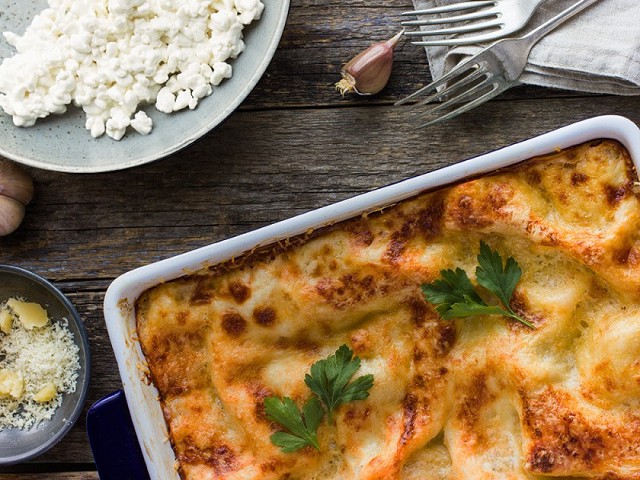 Makaron lasagne nieco inaczej: z serkiem i szpinakiem.