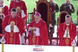 Piękny gest. Księża z diecezji sandomierskiej z biskupem zebrali ponad 140 tysięcy złotych na sprzęt do szpitali w Sandomierzu i Nisku