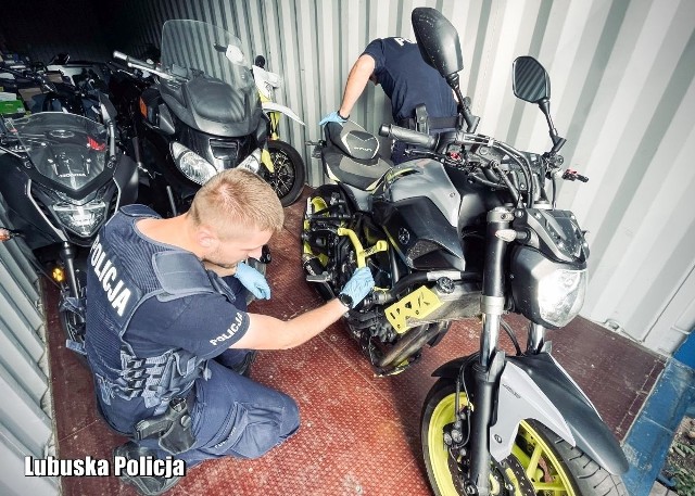 Policjanci w niecała dobę odnaleźli skradzione w Niemczech motocykle warte 200 tysięcy złotych. 
