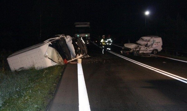 Opel zderzył się z mercedesem