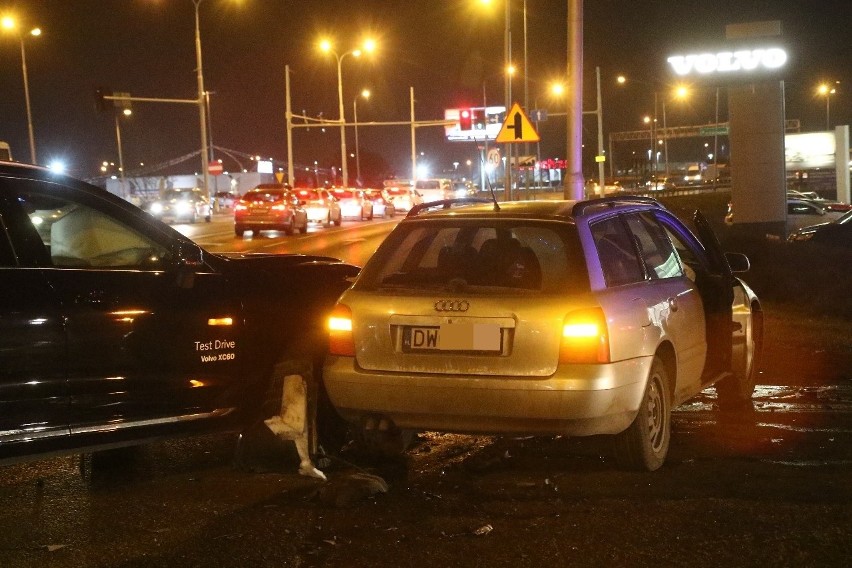 Co za pech! Pojechał kupić auto, rozbił je podczas jazdy testowej (ZDJĘCIA)