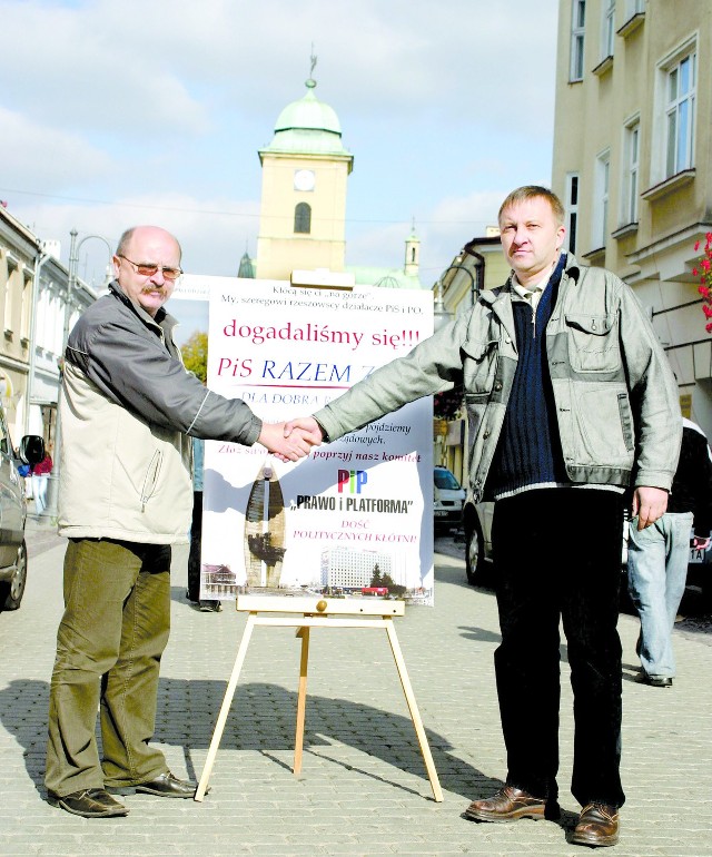 Zgodę między partiami na ulicy 3 Maja budowali Władysław Borowiec i Piotr Wróbel.