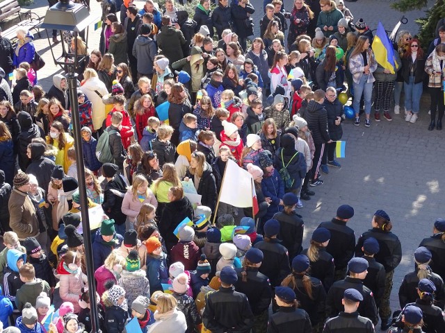 Marsz solidarności w Chełmnie zorganizowany przez dyrektorów ZS nr 2 i SP4 w Chełmnie