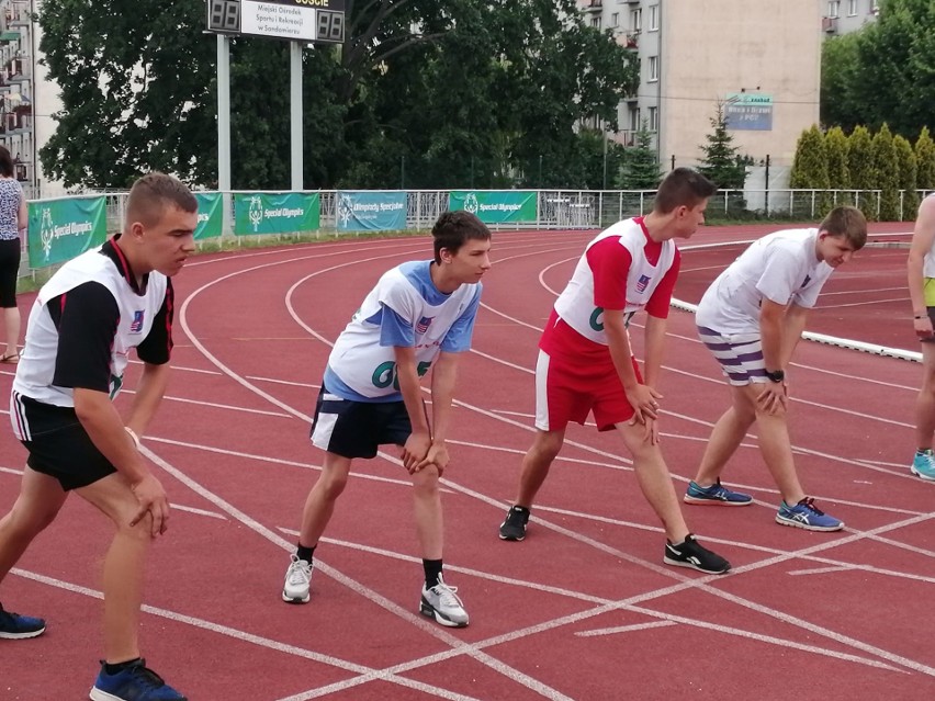 Zawodnicy Szansy i Rywala z Ostrowca na Mityngu Lekkoatletycznym w Sandomierzu. Wrócili z medalami [ZDJĘCIA]