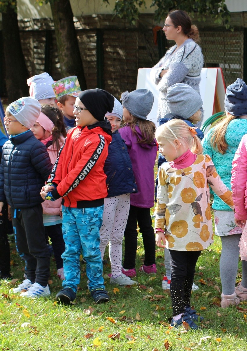 „Zabawy z Panią Jesienią” w Przedszkolu Miejskim nr 8...