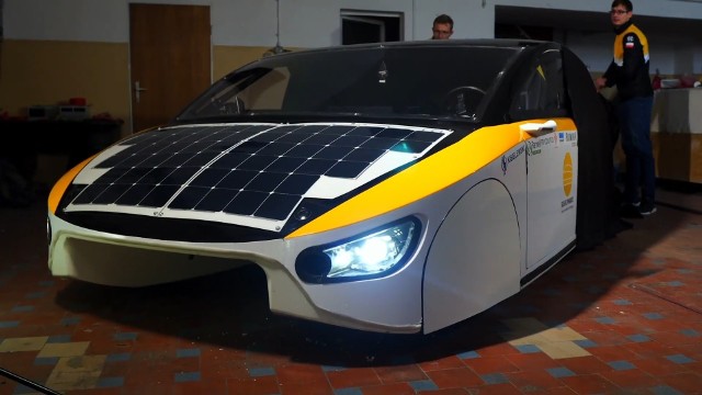 Studenci z Politechniki Poznańskiej, którzy pracują w zespole PUT Solar Dynamics, ukończyli pracę nad pierwszym samochodem napędzanym słońcem