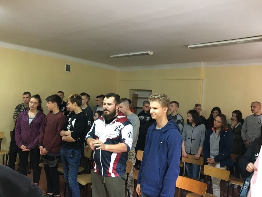 Poszli z Ewangelią do trudnej młodzieży w Skarżysku