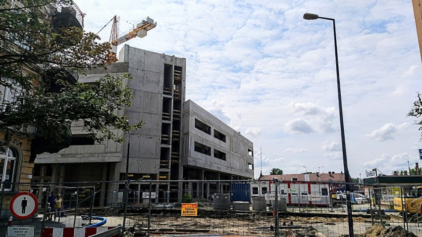 Postęp prac przy budowie centrum przesiadkowego "Opole...