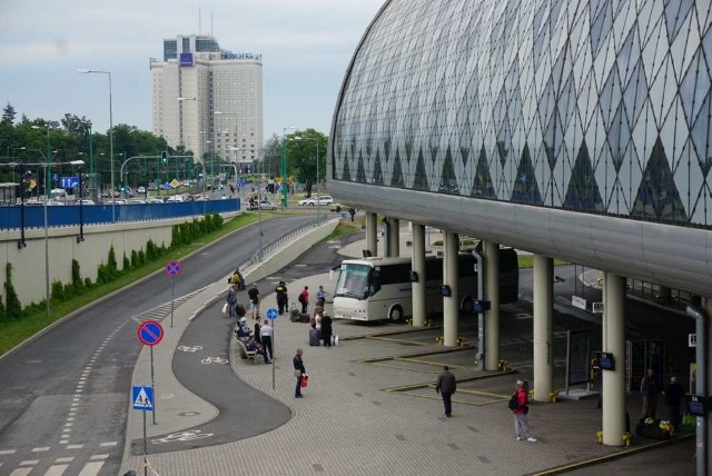 Remont trasy kolejowej do Warszawy. Autobusy zamiast pociągów