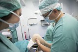 Niemal 8 tys. pacjentów skorzystało z endoprotezoplastyki w Wielkopolsce. Skróciły się kolejki