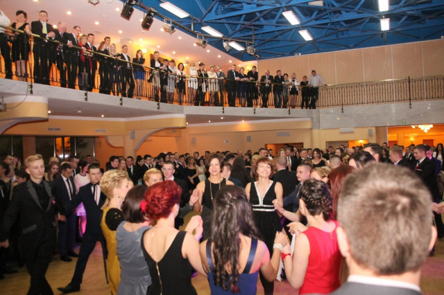 Hotel Gołębiewski. Studniówka 2015. Zespół Szkół Budowlano-Geodezyjnych (zdjęcia, wideo)