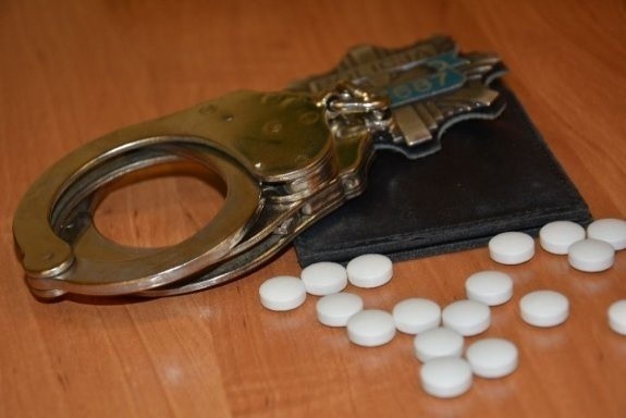 Policjanci z Namysłowa zabezpieczyli 10 tys. tabletek ekstazy.