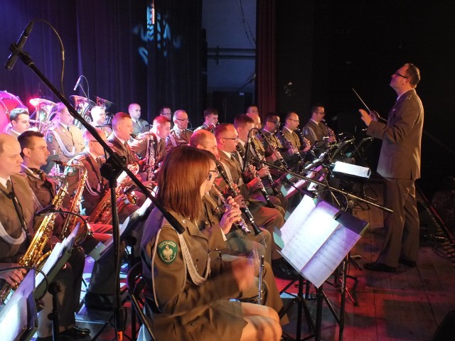 Orkiestra Reprezentacyjna Straży Granicznej podczas sobotniego koncertu w Starachowickim Centrum Kultury