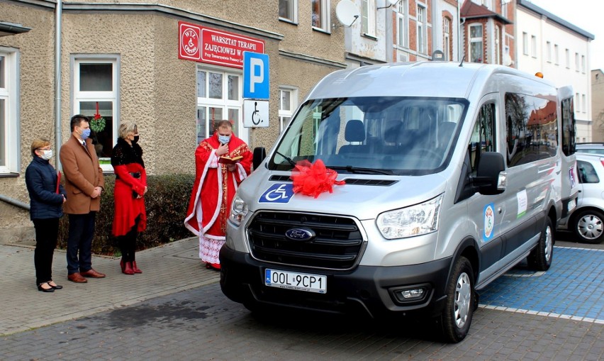 Nowy bus Warsztatów Terapii Zajęciowej w Oleśnie.