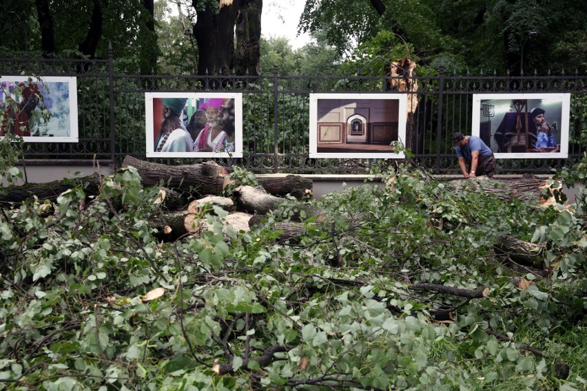 Lublin się sprząta po nocnym kataklizmie. „To co najważniejsze: nikt nie ucierpiał” – podkreśla miasto  