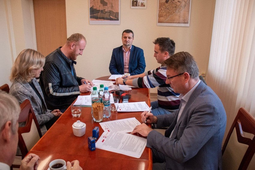 Podpisanie umowy odbyło się w Urzędzie Miasta Włodawa.