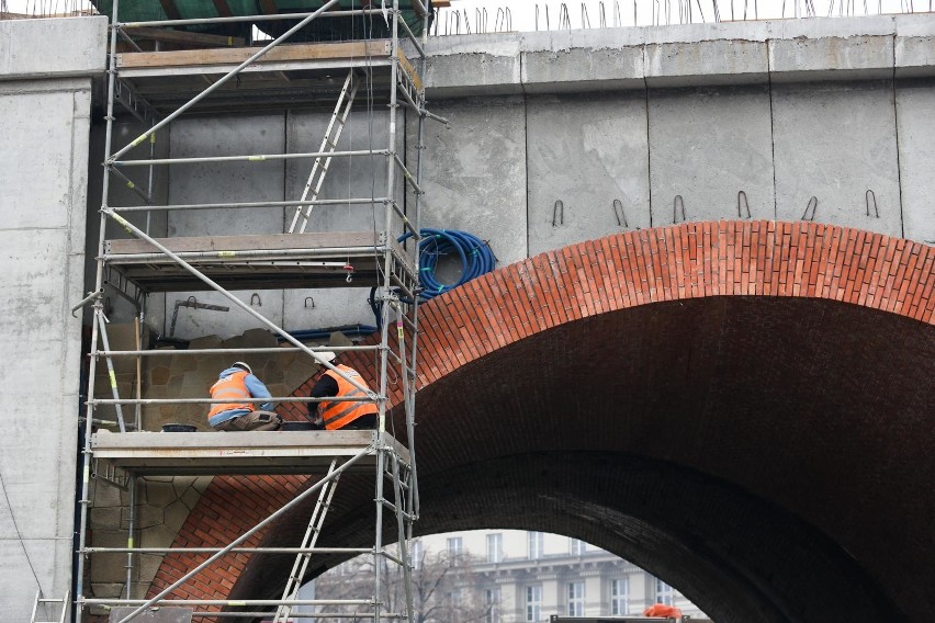 Kraków. Czy wiadukt przy Hali Targowej się zawali? Konserwator zabytków alarmuje